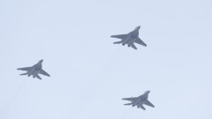 Изтребители F-16 прелетяха в небето над София по случай Деня на храбростта и българската армия