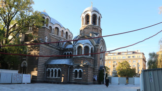 Целта на плочките пред "Свети Седмочисленици" е да подчертаят храма