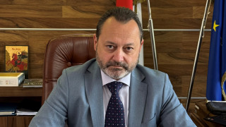 Служебният министър на регионалното развитие и благоустройството Николай Найденов подписа