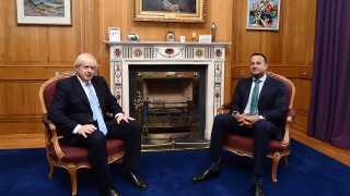 Борис Джонсън се зарича Великобритания да не въвежда проверки на границата с Ирландия