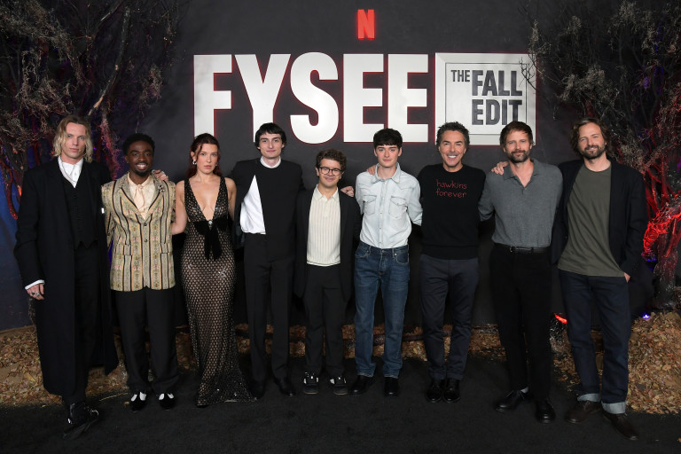 С колегите си от сериала малко преди премиерата на финалния пети сезон