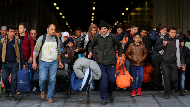 Условни присъди за трима софиянци, превозвали мигранти