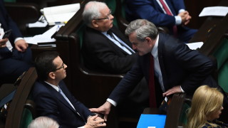 Премиерът на Полша Матеуш Моравецки неочаквано поиска от парламента вот