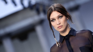 Бела Хадид посрещна Новата година с чисто нова визия С