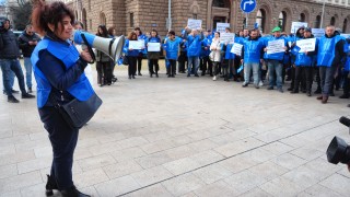 съобщава Нова телевизия Три от демонстрациите са организирани от КТ Подкрепа