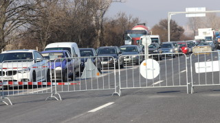 Областните градове се събудиха тази сутрин с контролно пропускателни пунктове заради
