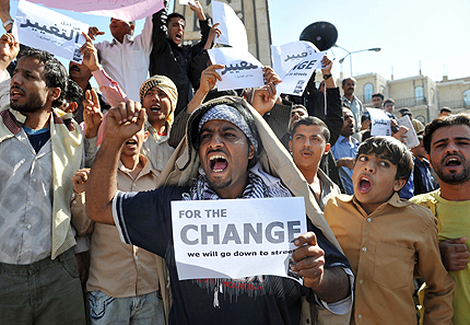 Президентът на Йемен увърта пред протестиращите 