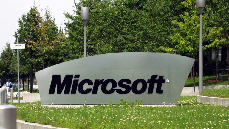 Потребителското доверие ще изведе облачния бизнес на Microsoft пред големите