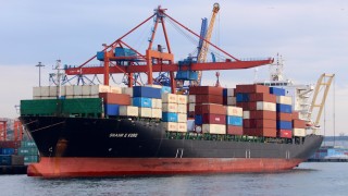 Ирански контейнеровоз пътуващ в Средиземно море е бил повреден при