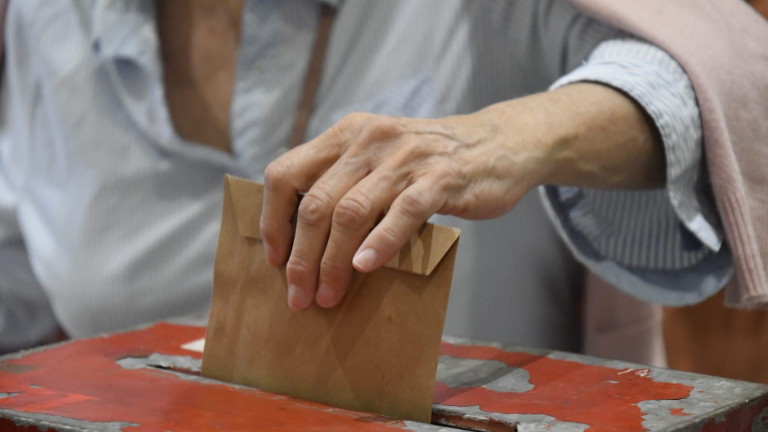 Напрегнат балотаж на президентските избори в Уругвай