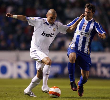 Мауриньо иска двама от Реал (Мадрид)