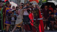 Филипинци традиционно възстановиха разпъването на Исус Христос