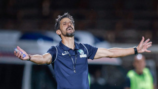 Берое официално обяви раздялата с треньора си Алехандро Сагерас Заралии