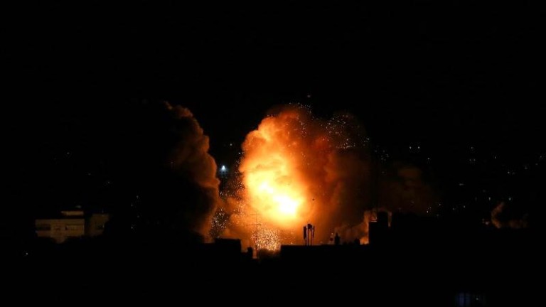 Израел нанесе най-мащабните дневни бомбардировки в Газа от 2014 г.