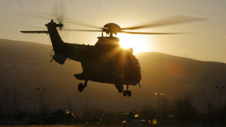 Военнослужещи и вертолет Cougar от Военновъздушните сили се включиха в