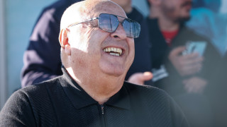 Колоритният президент на Славия Венцеслав Стефанов демонстрира високо самочувствие след