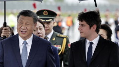 Си Дзинпин похвали двустранните връзки при пристигането си във Франция 