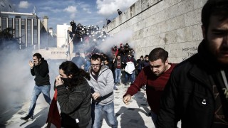 Милиони на протест в Гърция за името на Македония 