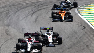 Ваксинацията във Формула 1 ще стане задължителна през новия сезон