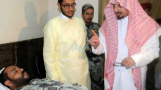 17 полицаи загинаха при атентат в джамия в Саудитска Арабия