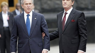 Буш даде "мощно рамо" на Украйна за НАТО