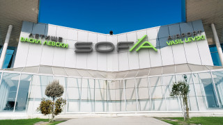 Самолетът с българските граждани евакуирани от Израел се очаква да