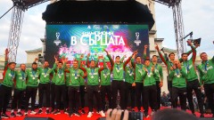 Народното събрание на крака и с аплодисменти посрещна световните вицешампиони по волейбол