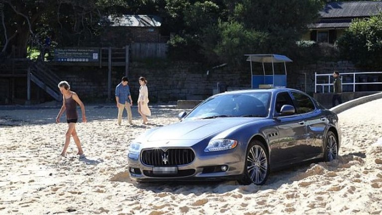 Баровец паркира своето Мазерати на плажа (СНИМКИ)