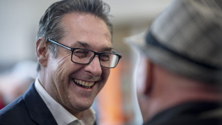 Властите в Австрия започнаха разследване срещу крайнодесния политик Хайнц Кристиан Щрахе