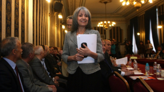 Просветените хора трябва да теглят България напред, убедена Маргарита Попова