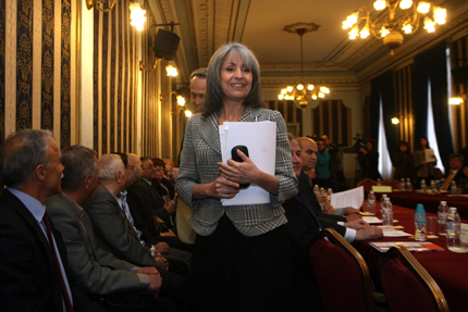 Просветените хора трябва да теглят България напред, убедена Маргарита Попова