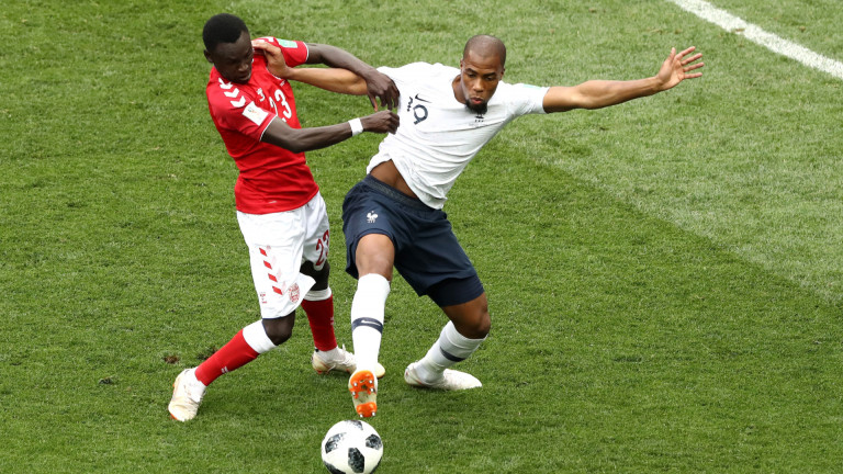 Дания 0 : 0 Франция 11′ Постепенно французите предприеха по-сериозни