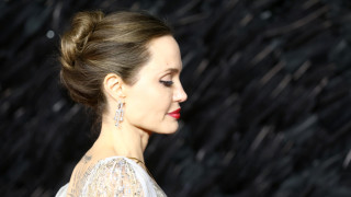 Преди години Анджелина Джоли си направи двойна мастектомия след което