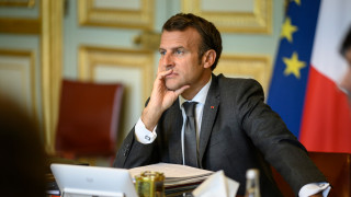 Френският президент Еманюел Макрон обвини в понеделник Турция че играе