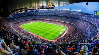 Феновете на Реал Мадрид не пропускат възможност да се заяждат