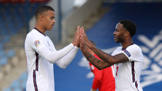 Английските национали Мейсън Грийнууд и Фил Фодън бяха изгонени от