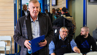 Мажоритарният собственик на Левски Наско Сираков и членът на