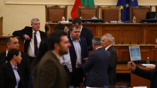 ДПС и Продължаваме промяната сблъскаха позиции още от сутринта за изборния