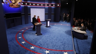 Клинтън победител на първия дебат с 56%, сочи нова анкета