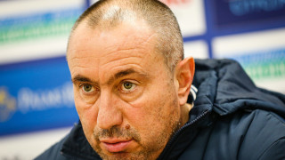 Старши треньорът на Левски Станимир Стоилов ще хвърли в първия