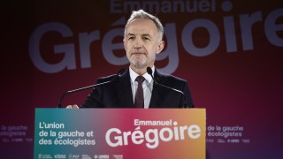 Кандидатът на Социалистическата партия Еманюел Грегоар води убедително в първия