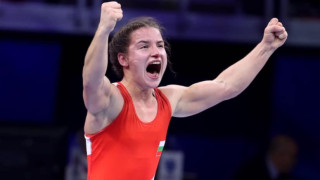 Сребърната медалистка от Световното първенство по борба Биляна Дудова взе