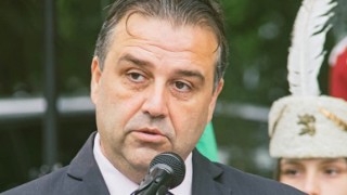 Има една българска поговорка Сговорна дружина планина повдига това