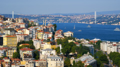Потъването на лирата привлече рекорден брой купувачи на имоти в Турция