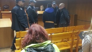 Непълнолетните братя, убили и изнасилили баба в Провадия, остават в ареста
