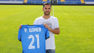 Левски обяви официално привличането на халфа Радослав Цонев Договорът му