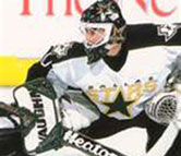 Вратар на Бостън аут до края на сезона