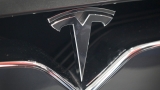 В петък пускат Tesla Model 3 