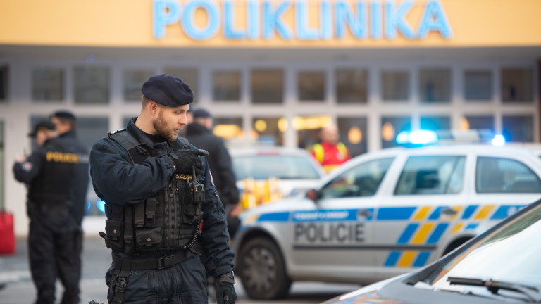Чешката полиция съобщава за четири смъртни случая при стрелба в
