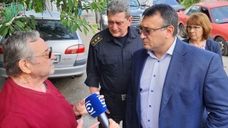 Младен Маринов се извини на родителите на пострадалите деца в Силистра
